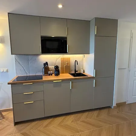 Romantique Vue Mer, Balneo Et Jardin Apartman