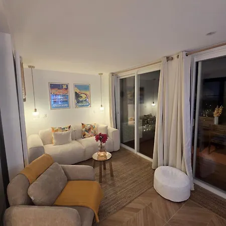 Romantique Vue Mer, Balneo Et Jardin דירה